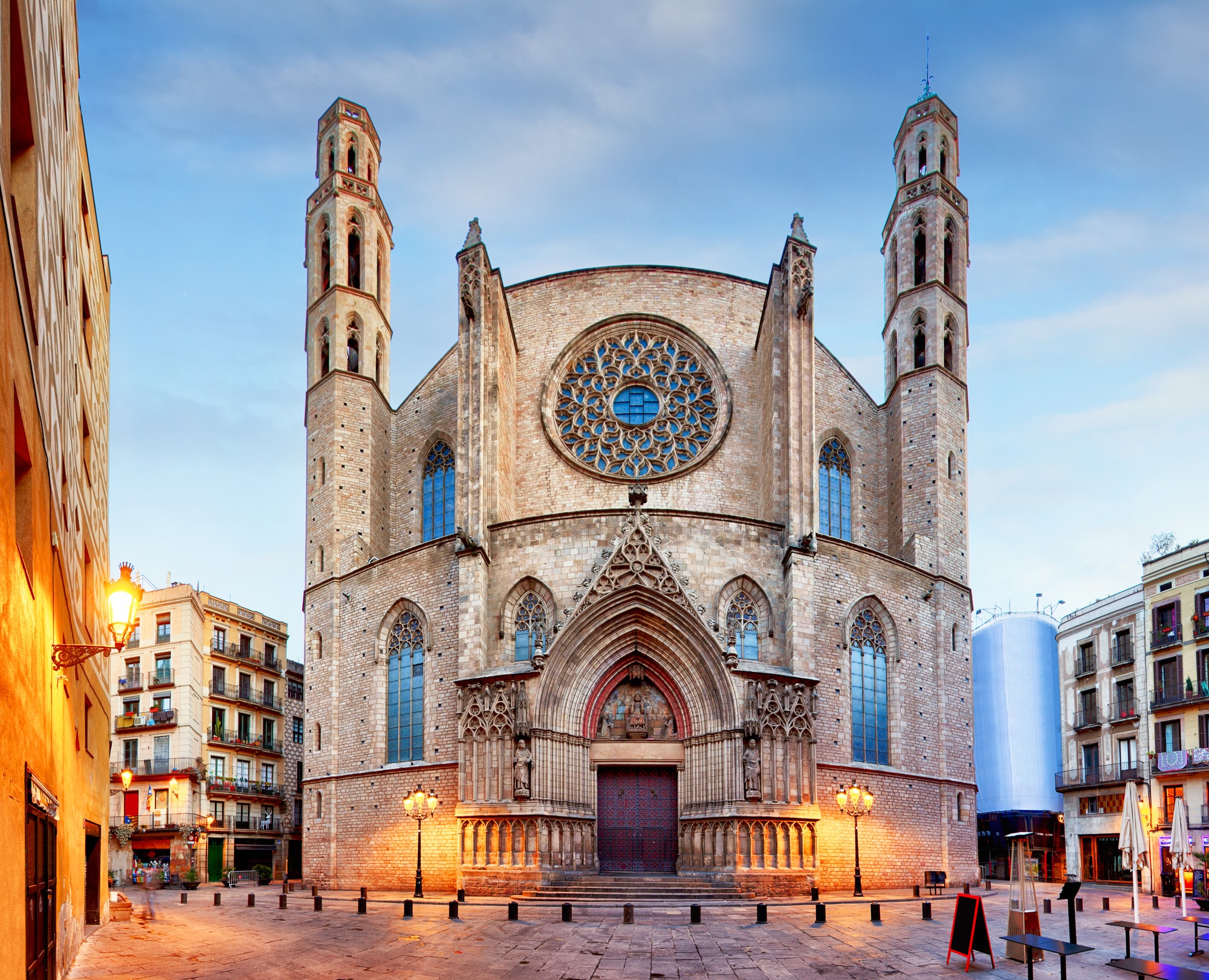 Fachada de la BAsílica de Sata María de Mar en Barcelona